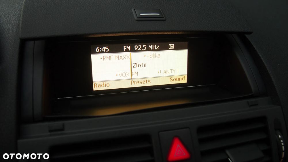 Mercedes-Benz Klasa C 180 Kompressor BlueEFFICIENCY Elegance - 23