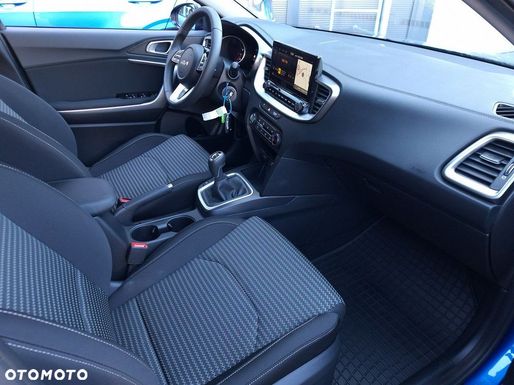 Kia XCeed - 32