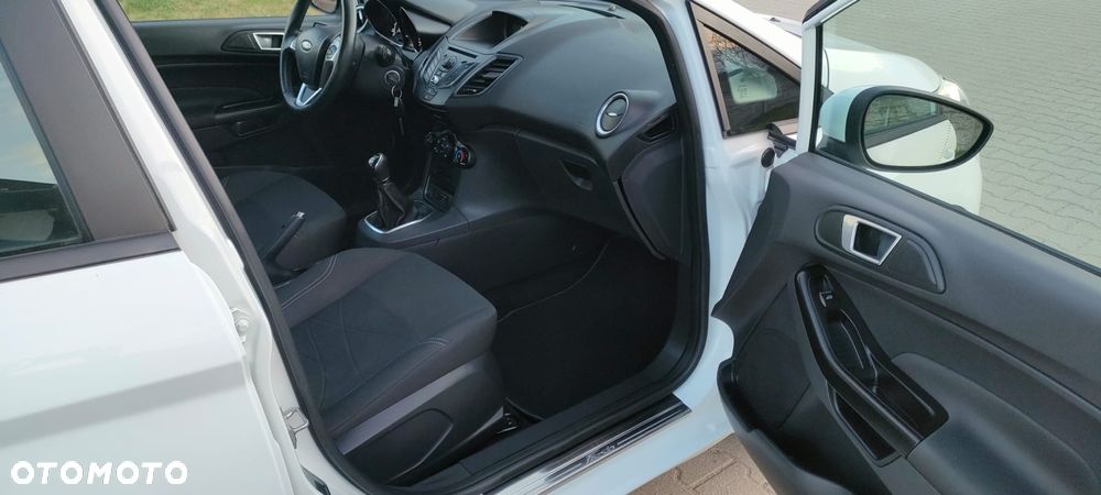 Ford Fiesta 1.6 TDCi SYNC Edition - 13