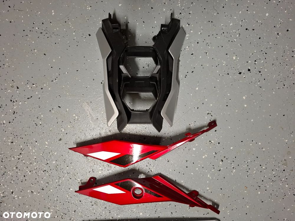 Suzuki GSXS 950 1000 owiewka czacha wypełnienie boczek - 2