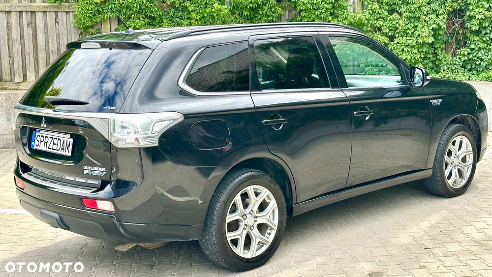 Mitsubishi Outlander 2.0 4WD - 5