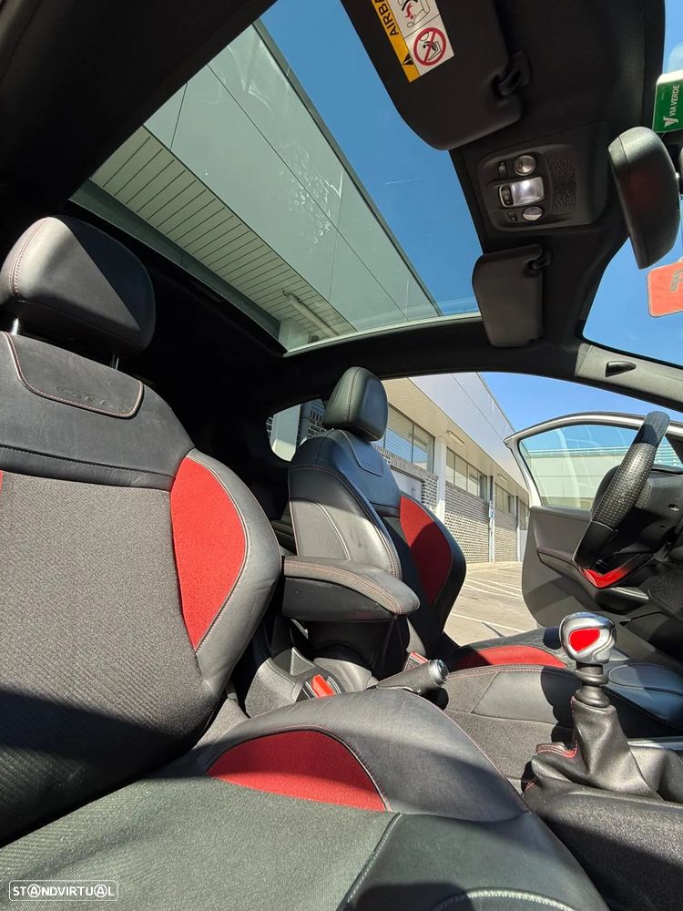 Peugeot 208 1.6 THP GTi - 9