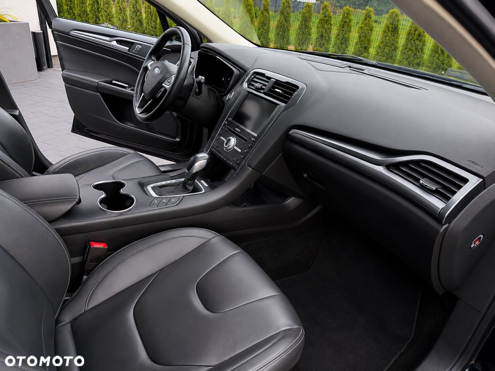 Ford Mondeo 2.0 Hybrid Titanium - 12