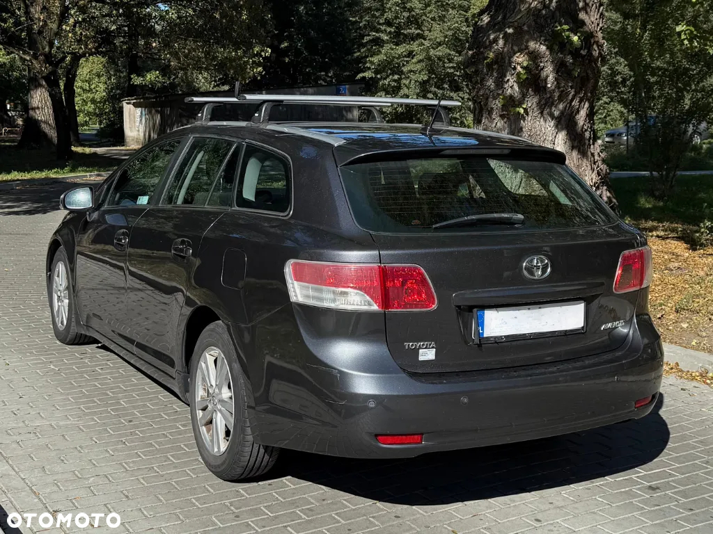 Toyota Avensis - 7