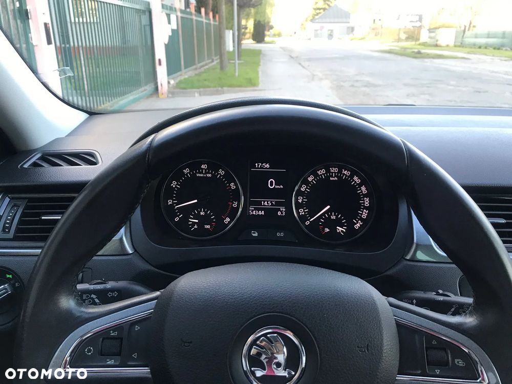 Skoda RAPID 1.2 TSI Edition - 25