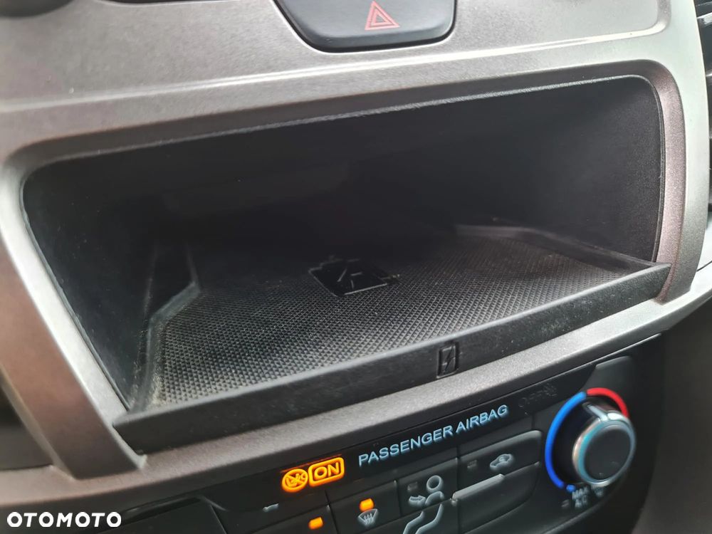 Ford Transit Connect - 13
