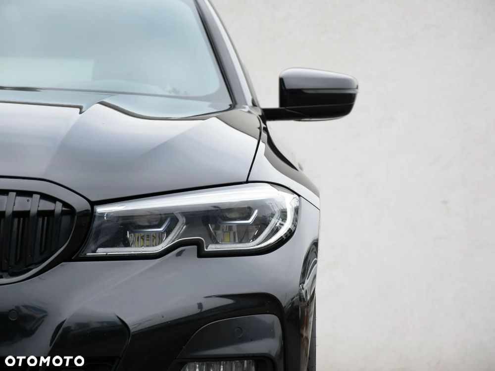 BMW Seria 3 320d xDrive Edition M Sport Shadow - 6