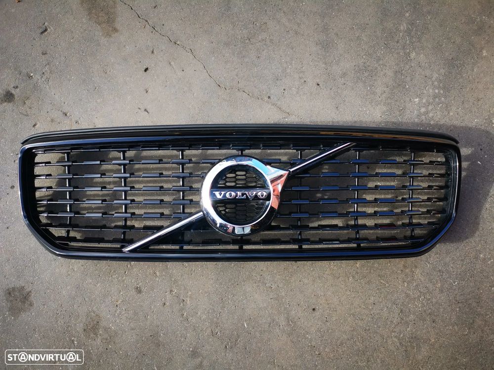 VOLVO XC40 GRELHA PARA CHOQUES FRENTE - G074 - 1