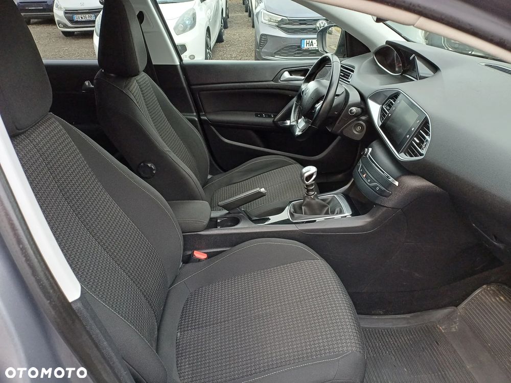 Peugeot 308 BlueHDi FAP 130 Stop & Start Allure - 11