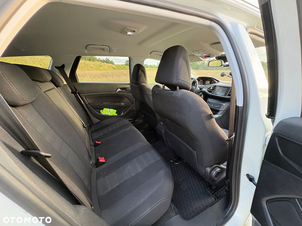 Peugeot 308 1.6 BlueHDi Allure S&S - 18