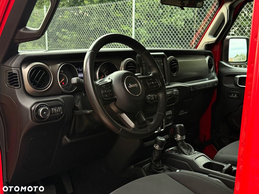 Jeep Wrangler - 25