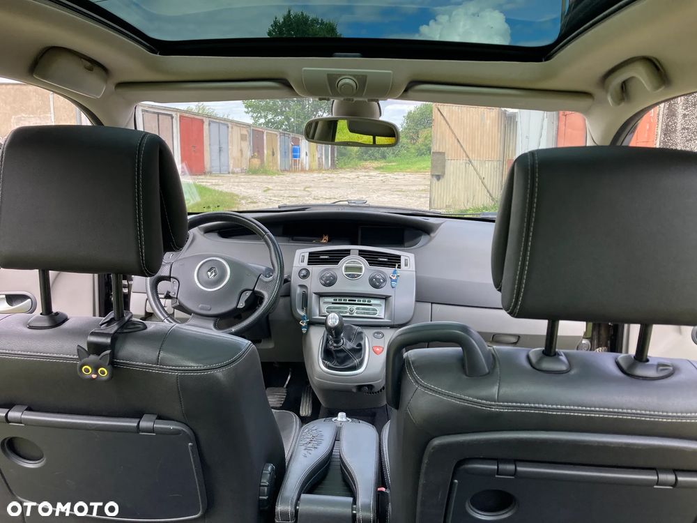 Renault Grand Scenic - 12