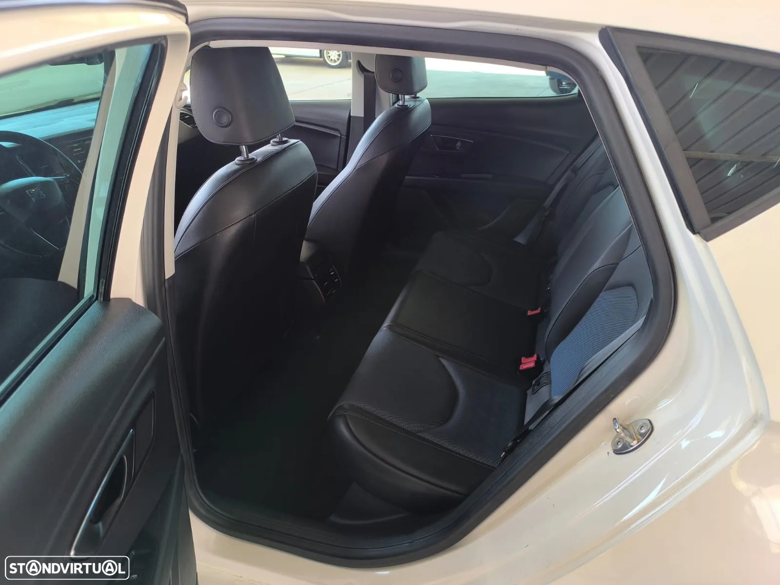 SEAT Leon 1.6 TDI S&S CONNECT - 22
