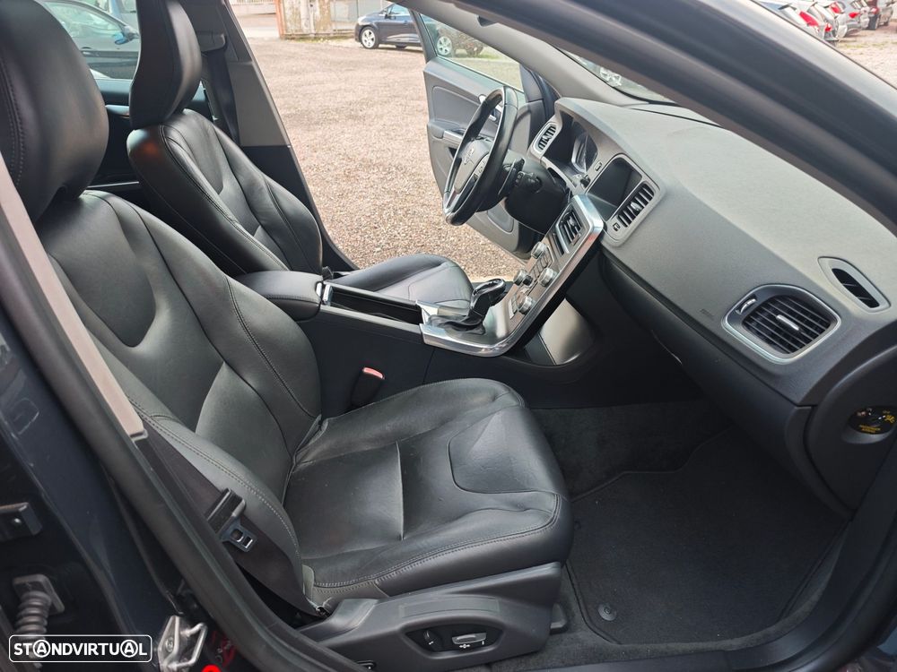 Volvo V60 2.0 D4 Summum Geartronic - 11