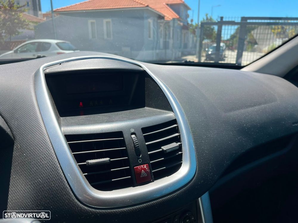 Peugeot 207 1.6 HDi Sport - 12