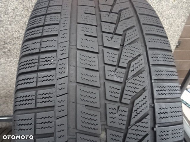 255/45/R19 104V Hankook winter i cept evo 2 HRS