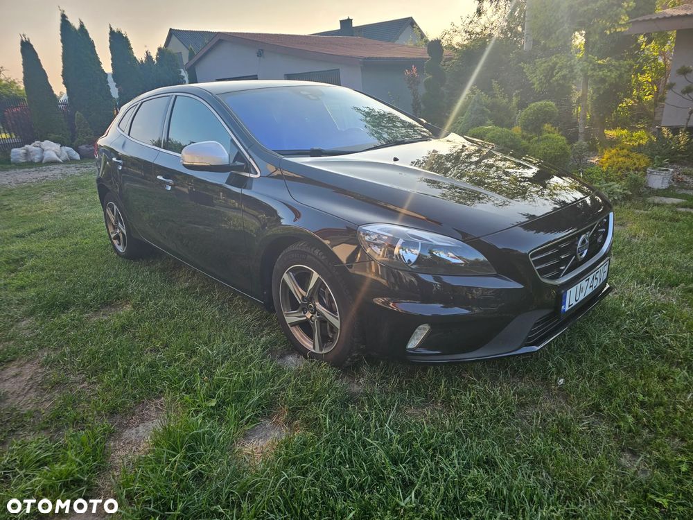 Volvo V40 D4 Drive-E R-Design Momentum - 1