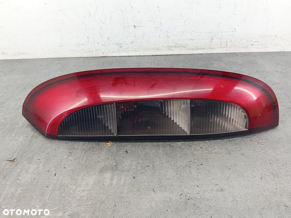 LAMPA TYLNA PRAWA OPEL CORSA C 09114337 89302181  VALEO HATCHBACK - 1