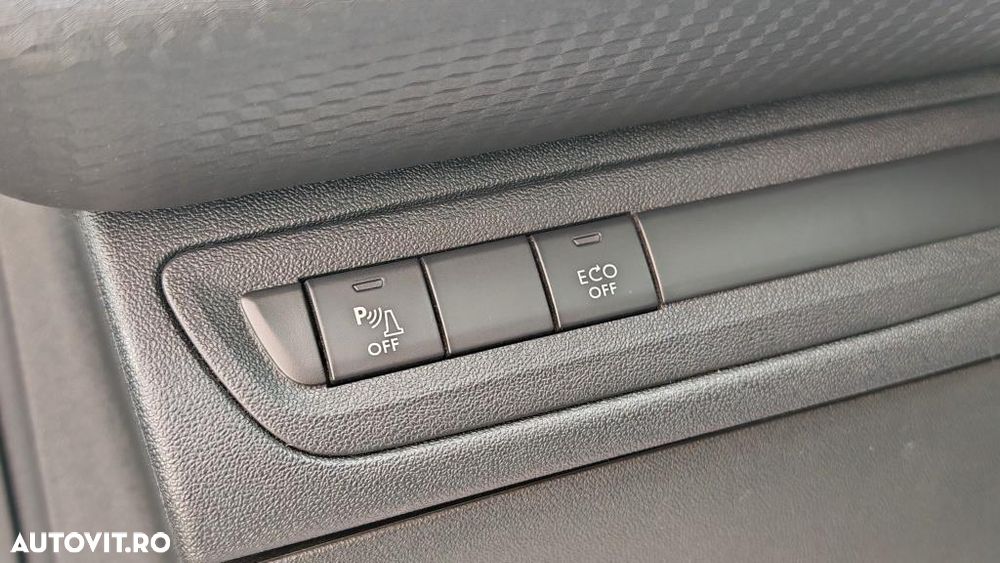 Peugeot 2008 PureTech 110 Stop&Start EAT6 Crossway - 23