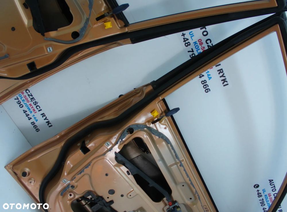 Mitsubishi Carisma drzwi prawe lewe przednie części K80 - 8