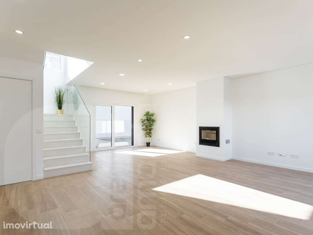 Moradia Nova T4 com Piscina Privada - Conforto, Elegância e Localiz... - Grande imagem: 2/14