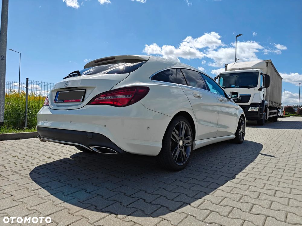 Mercedes-Benz CLA 180 7G-DCT UrbanStyle Edition - 29