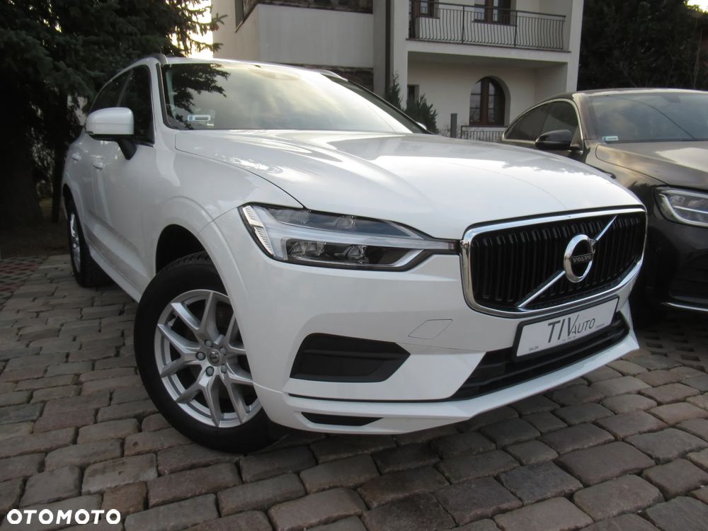 Volvo XC 60 T4 Momentum Pro - 1
