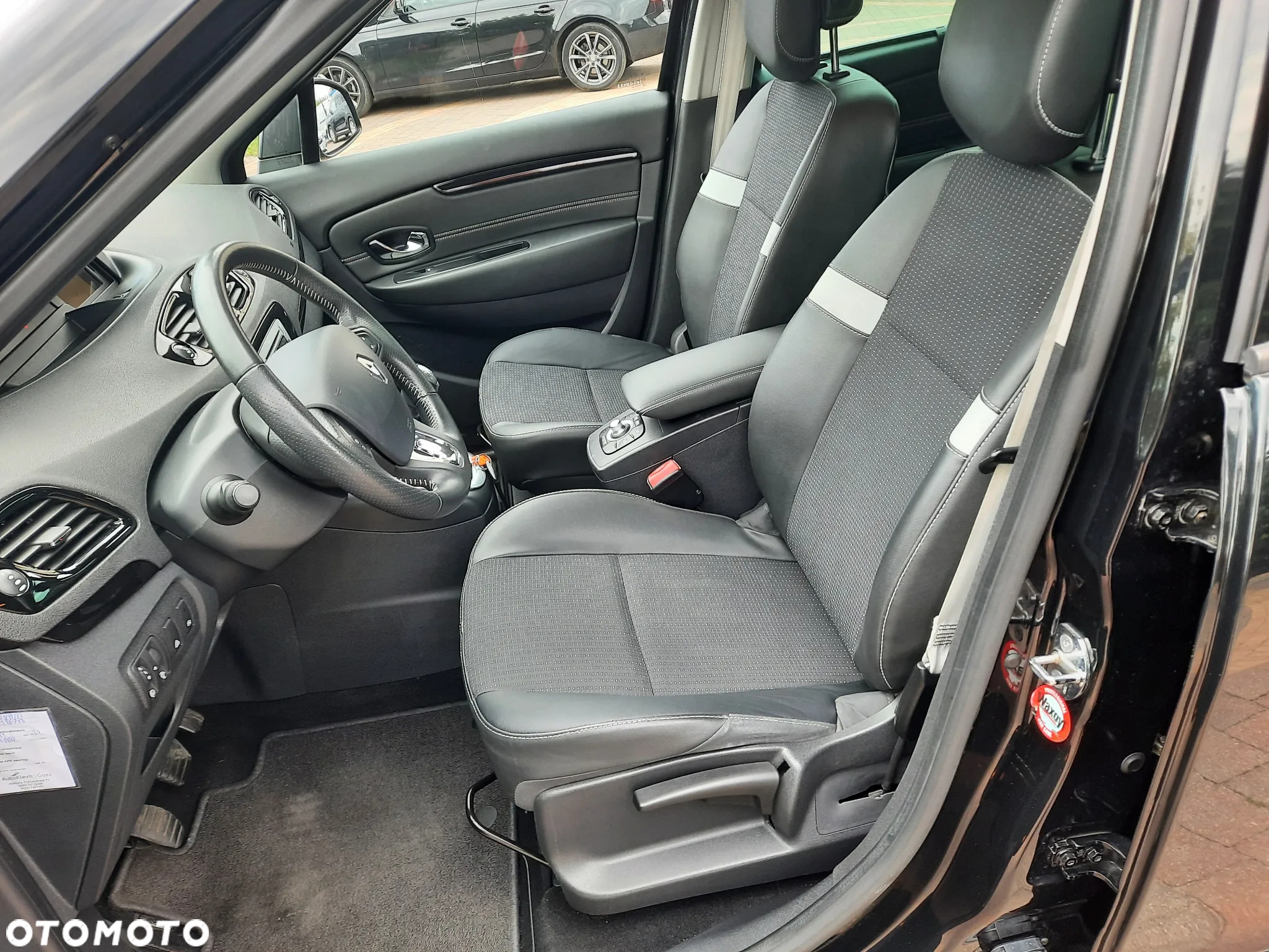 Renault Scenic ENERGY TCe 130 S&S Bose Edition - 6