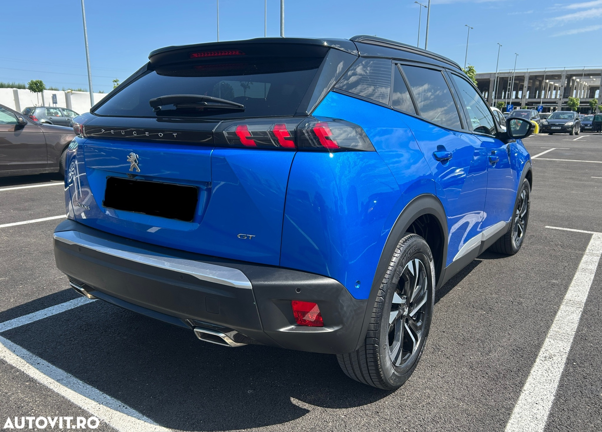 Peugeot 2008 PureTech 130 EAT8 GT - 3