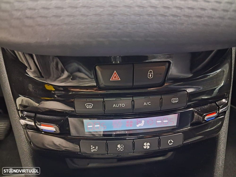 Peugeot 208 1.6 BlueHDi Style - 17