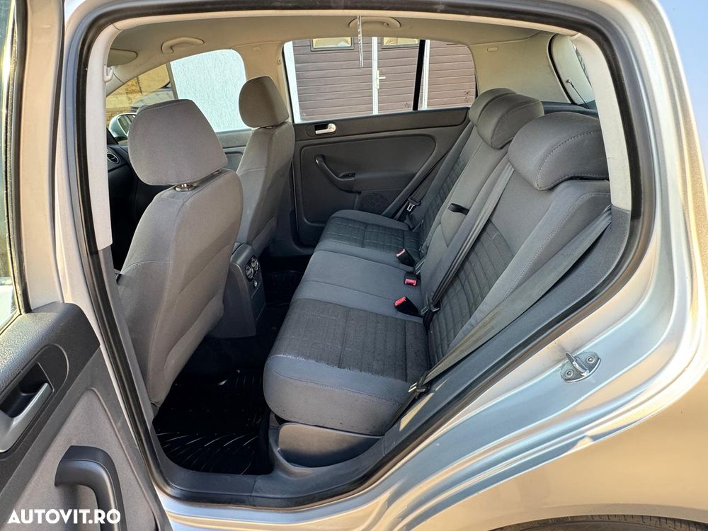 Volkswagen Golf Plus 1.9 TDI DSG Tour - 11