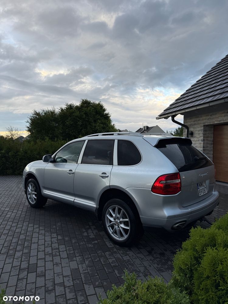 Porsche Cayenne - 2
