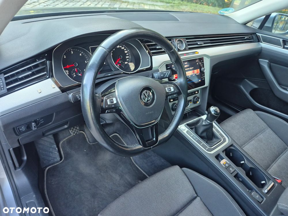 Volkswagen Passat Variant 2.0 TDI (BlueMotion Technology) Comfortline - 5