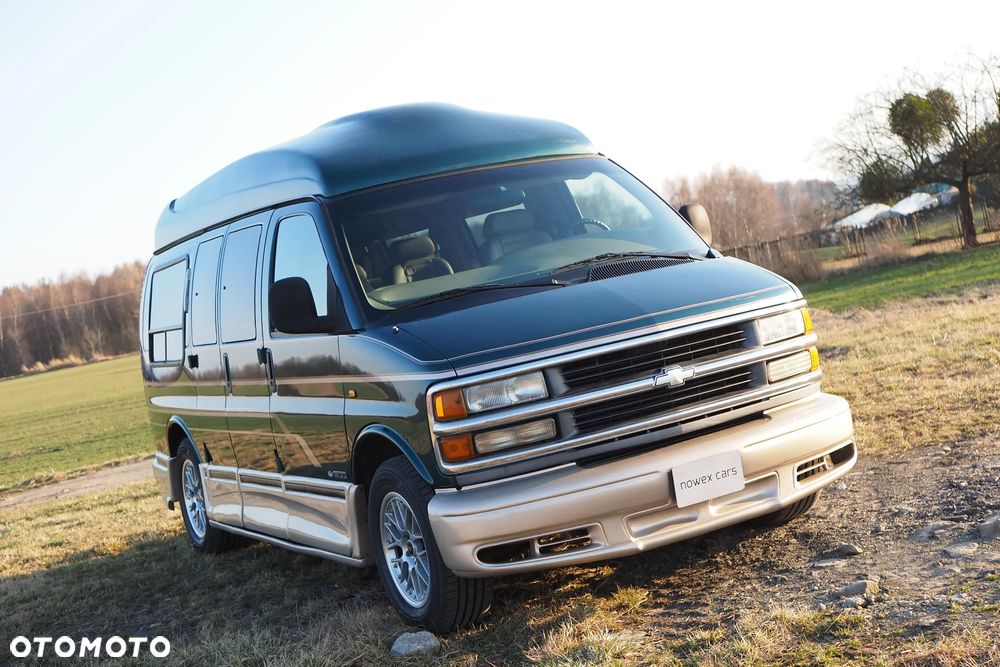 Chevrolet Express - 21