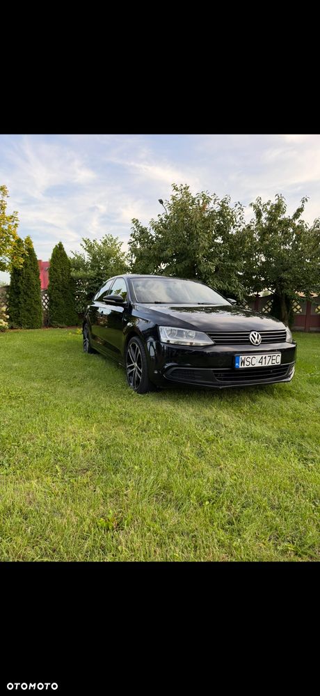 Volkswagen Jetta - 4