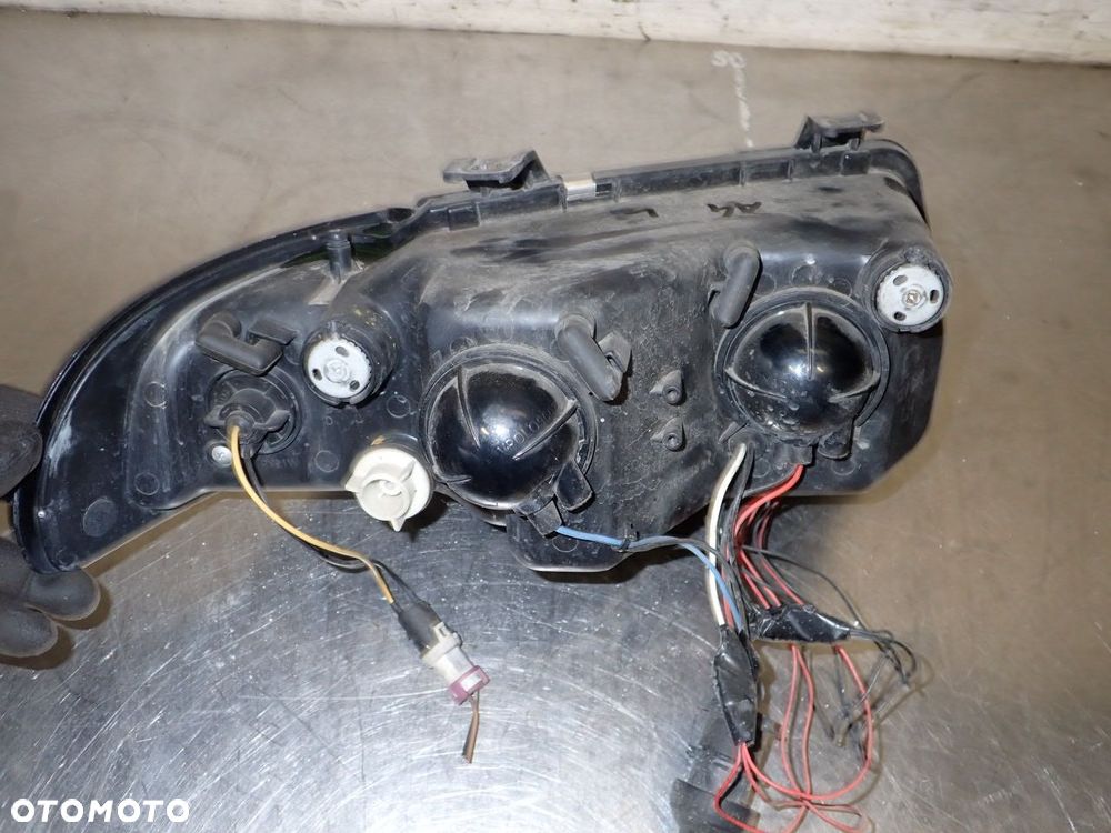 LAMPA LEWA PRZEDNIA SOCZEWKA AUDI A4 B5 - 5