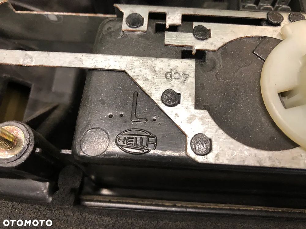 BMW SERII 5 E28 LAMPA LEWY TYŁ LEWA TYLNA HELLA ORYGINAŁ USZKODZONA - 6