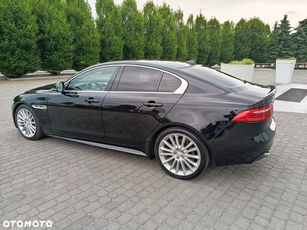 Jaguar XE D180 R-Dynamic S - 13