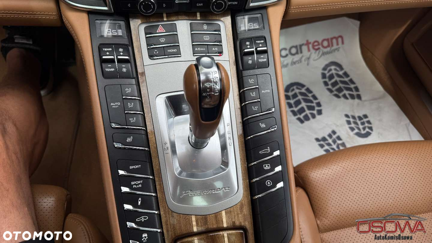 Porsche Panamera - 23