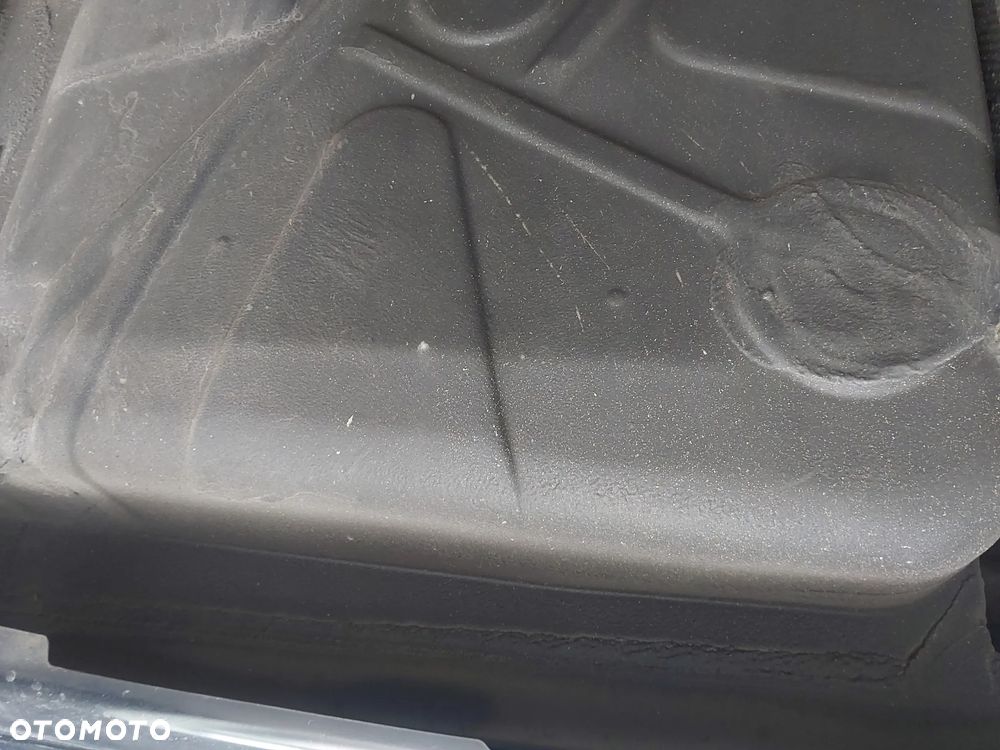 Mercedes-Benz Klasa E - 14