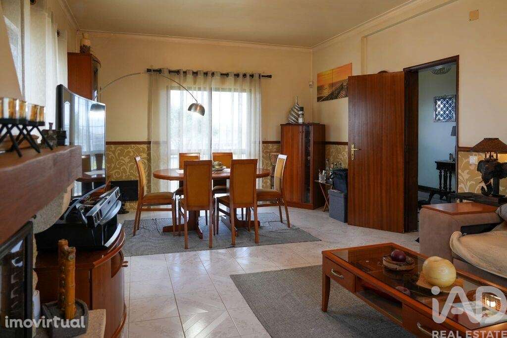 Casa / Villa T4 em Carregado e Cadafais de 202 m2 - Grande imagem: 2/35