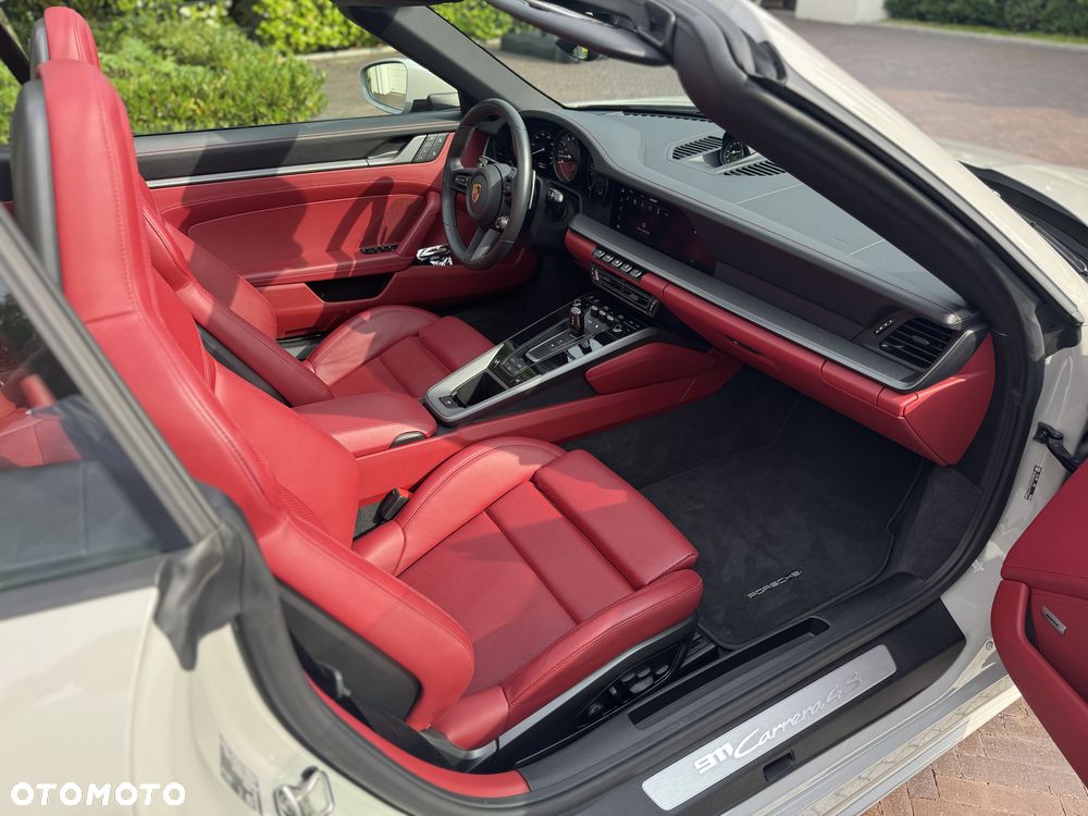 Porsche 911 Carrera 4S - 8