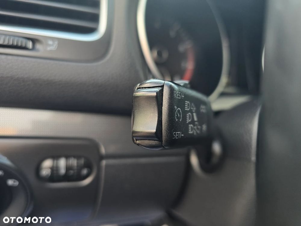 Volkswagen Golf 1.2 TSI Style - 28