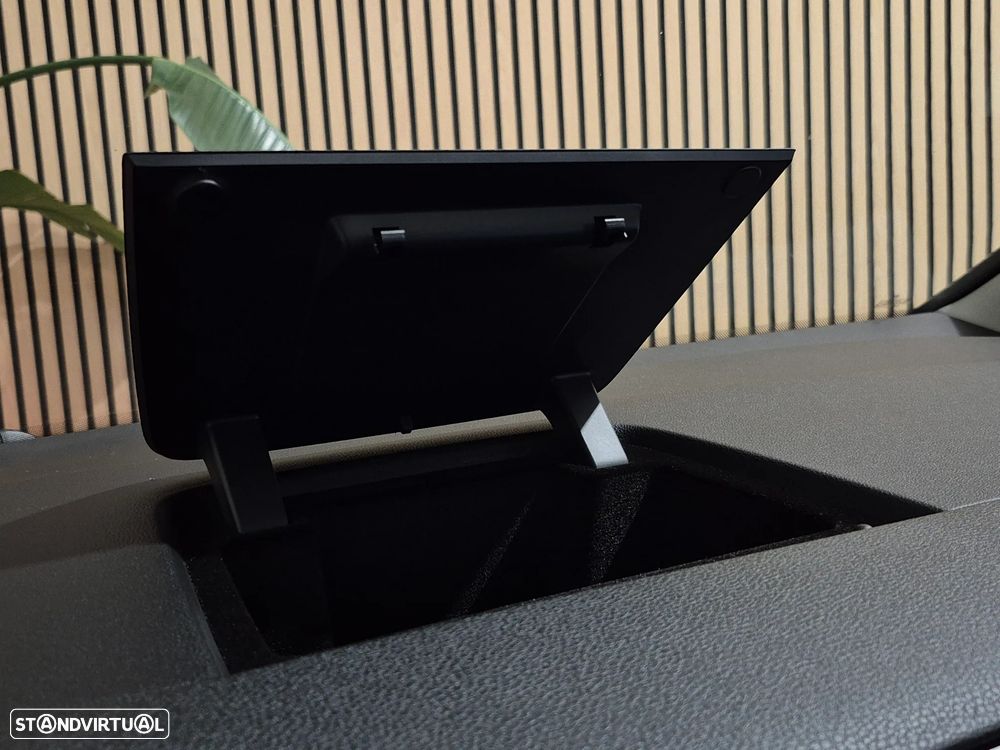 VW Golf Sportsvan 1.6 TDI Confortline BlueMotion - 24