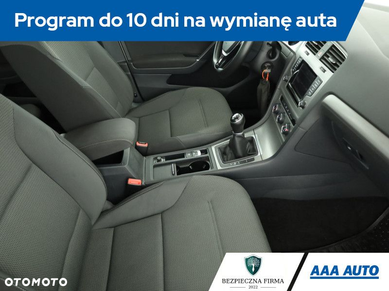 Volkswagen Golf - 8