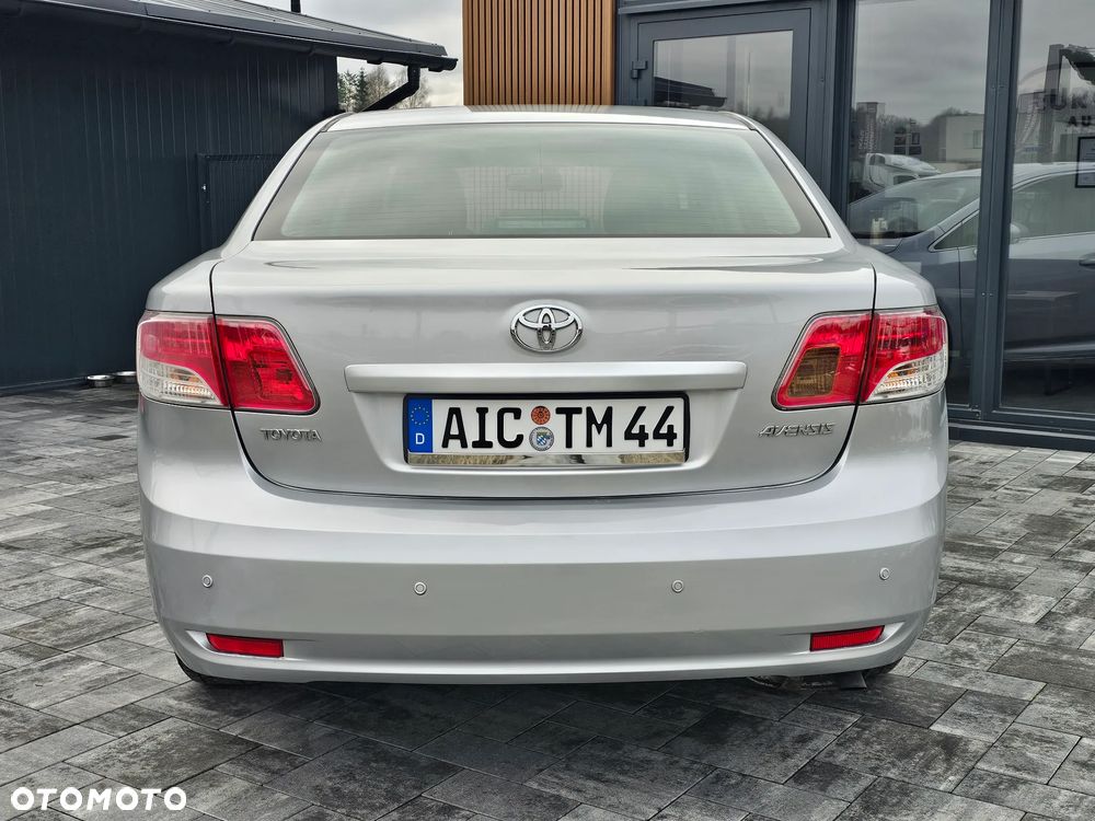 Toyota Avensis 1.8 Comfort - 5