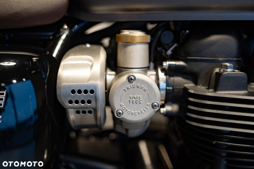 Triumph Bonneville - 19