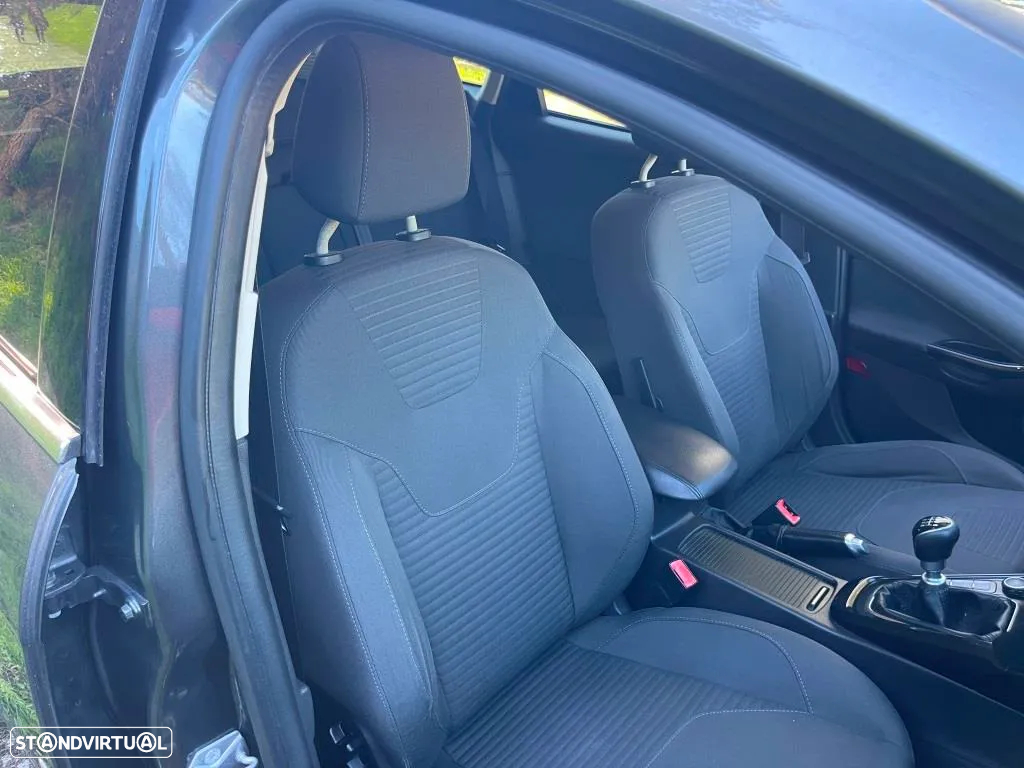 Ford Focus SW 1.5 TDCi Titanium - 38