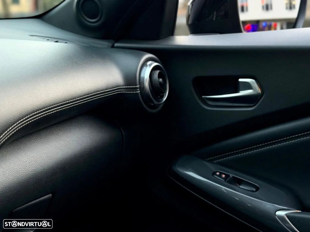 Nissan Juke 1.0 DIG-T N-Design Black - 39