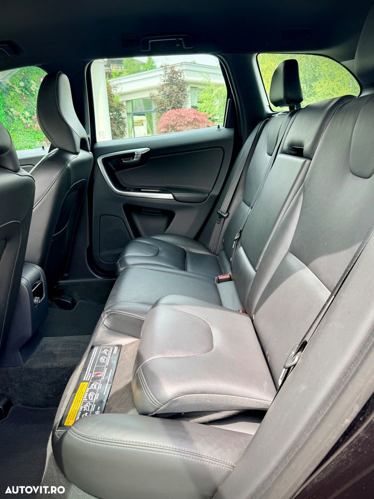 Volvo XC 60 D3 Geartronic Momentum - 8
